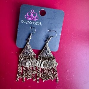 NWT Paparazzi Dangle Earrings. Triangles with filigree oriental style